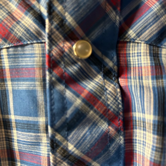 Pearl snap shirt - Picture 2 of 4